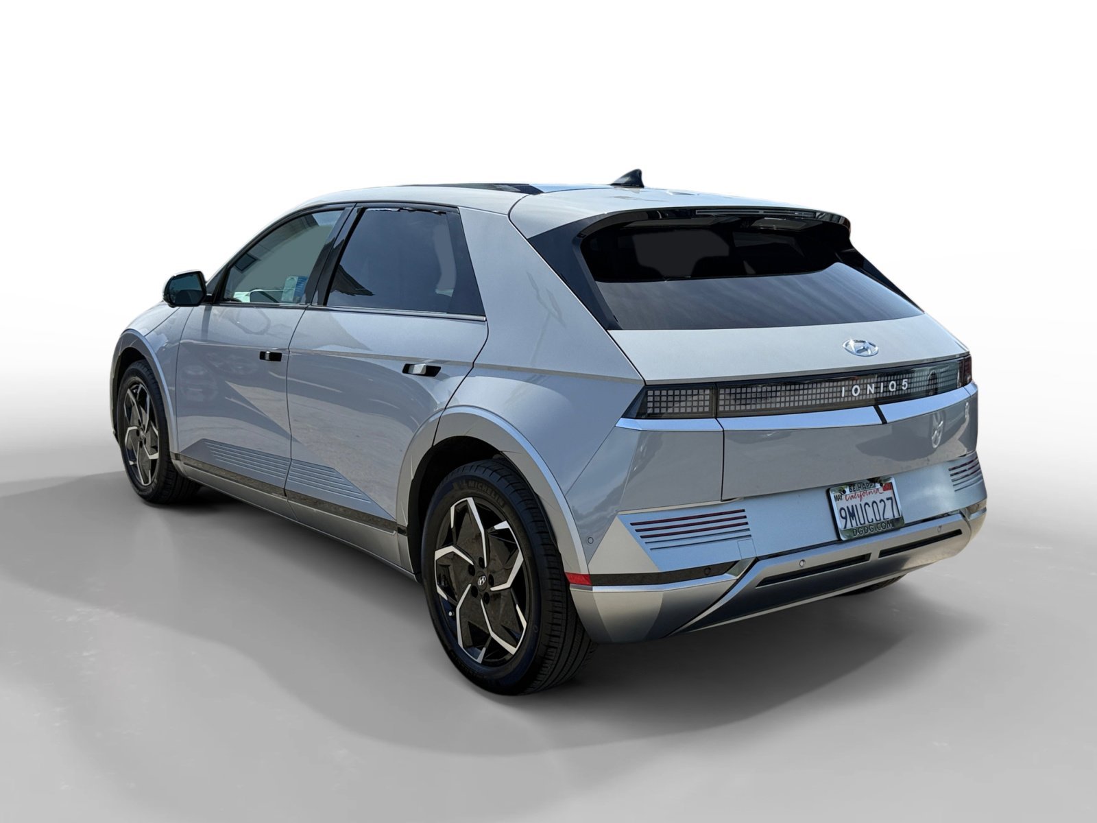 Used 2024 Cyber Gray Hyundai Limited image 3