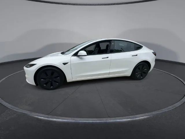 2025 Tesla Model 3 Long Range - Photo 4
