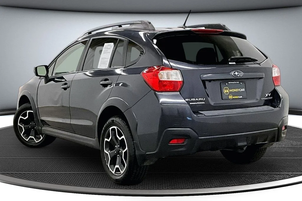 Used 2015 Gray Subaru 2.0i Limited image 4