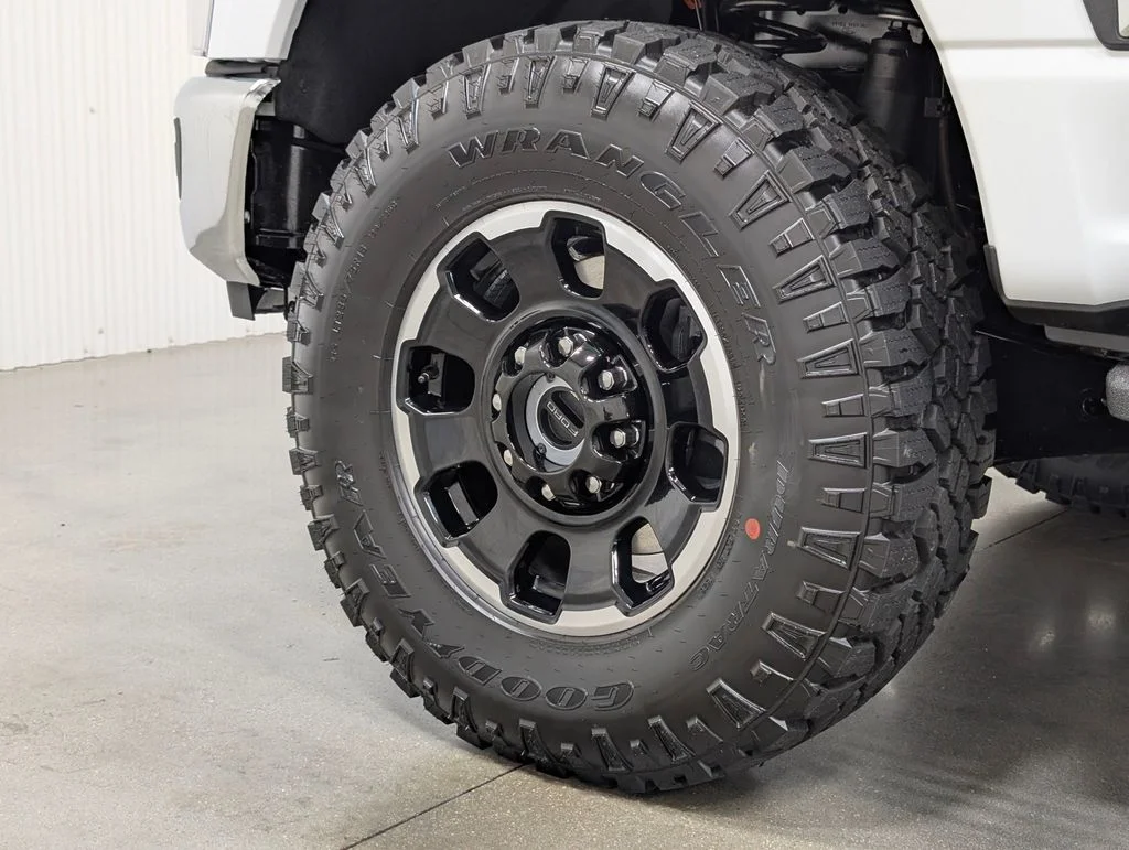 New 2026 Oxford White Ford F-250® XLT image 2