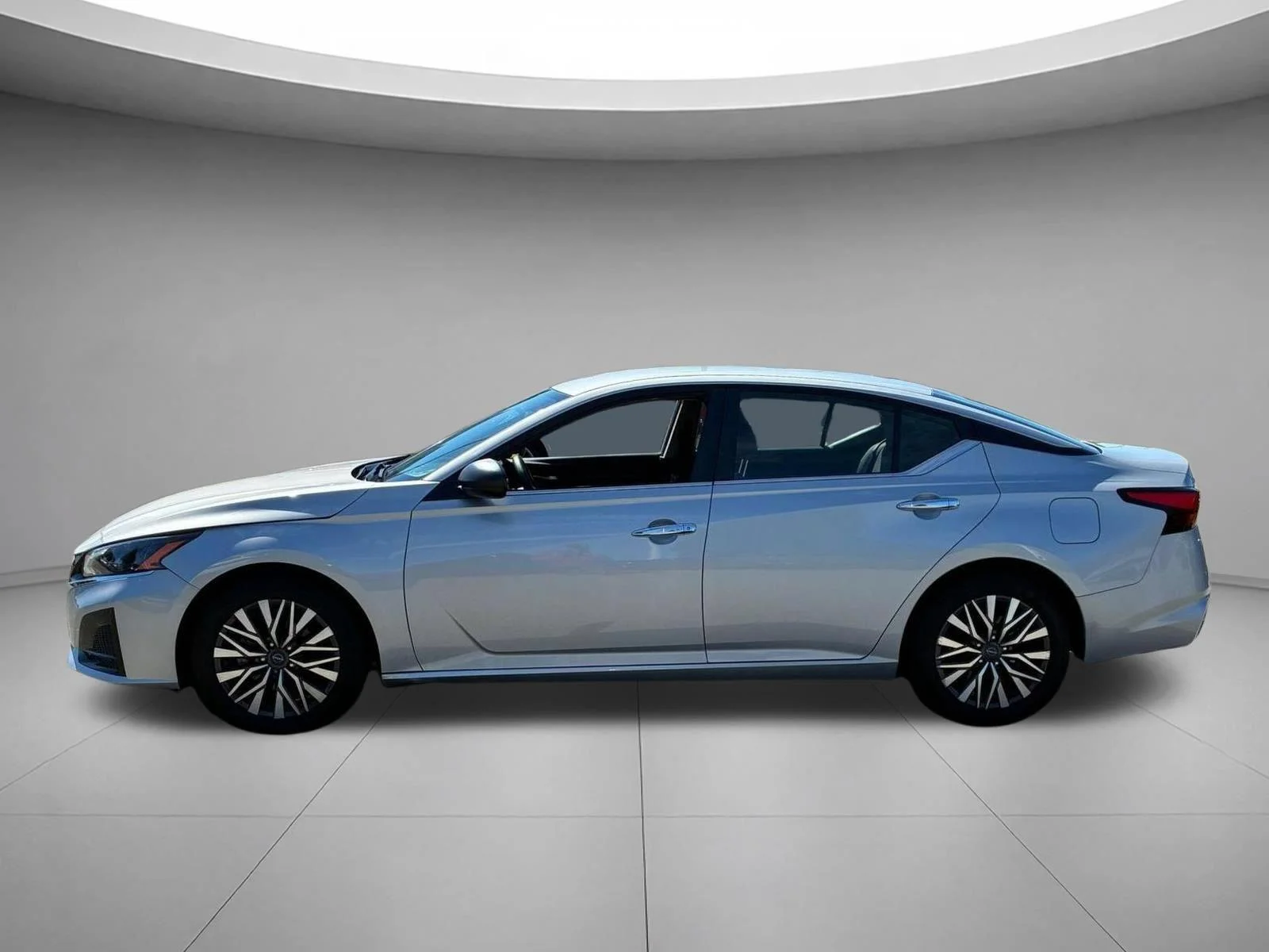 Used 2024 Brilliant Silver Metallic Nissan 2.5 SV image 8