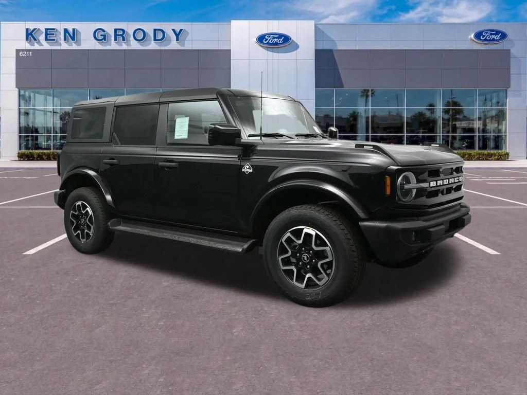 2026 Ford Bronco Outer Banks 4x4's photo
