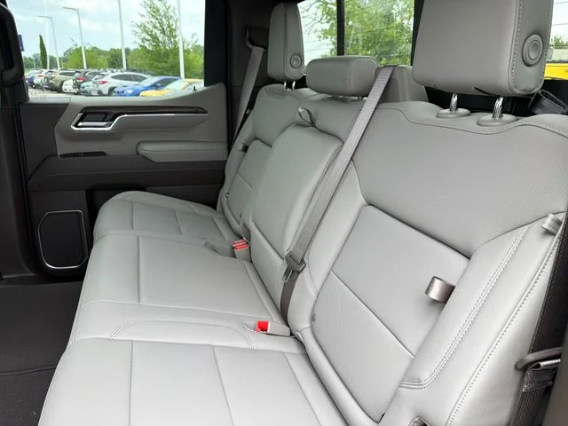 2026 GMC Sierra 1500 SLT - Photo 21