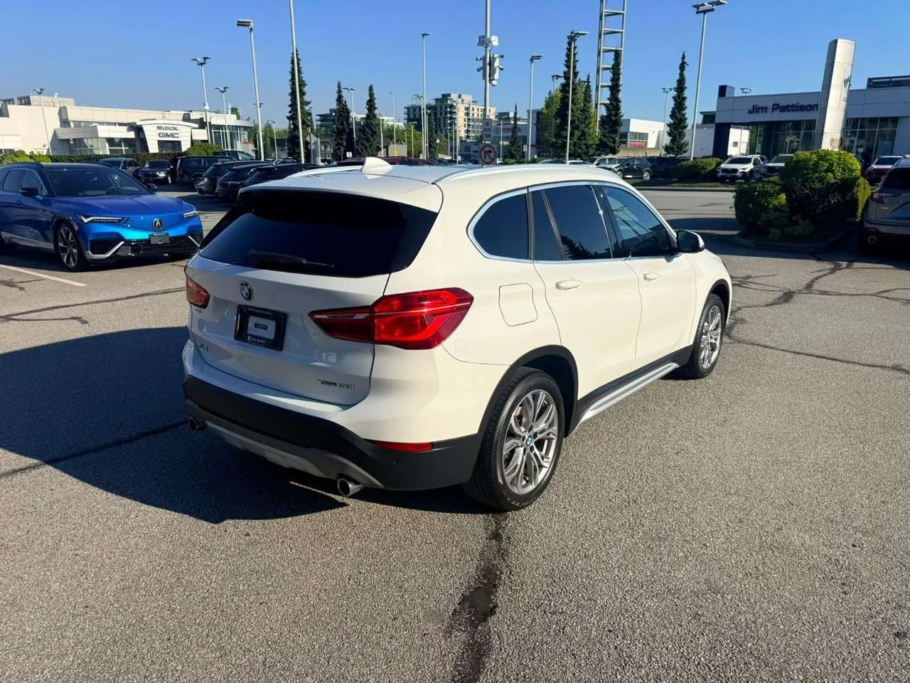 Used 2019  BMW xDrive28i Dilawri Certified   Local BC   Clean Tit image 5