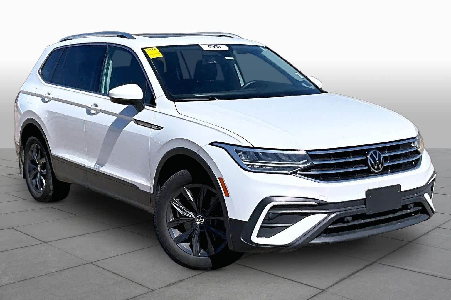 Used 2022 Pure White Volkswagen SE image 3