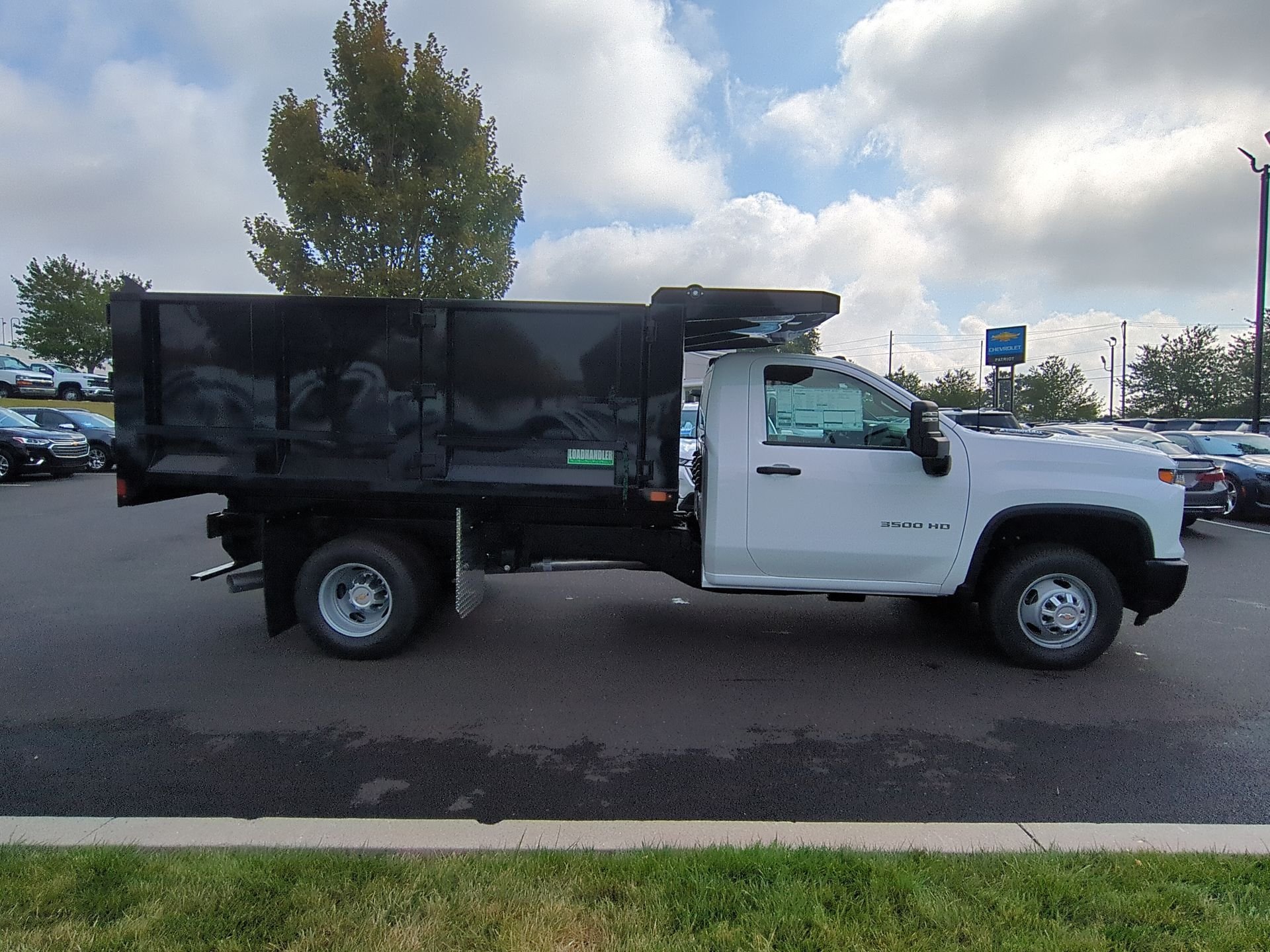 New 2025 Summit White Chevrolet Work Truck image 36