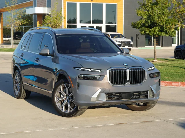 Used 2024 Brown BMW xDrive40i image 6