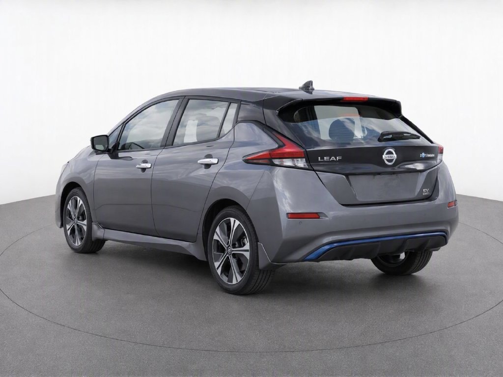 Used 2021 Gray Nissan SV Plus image 4