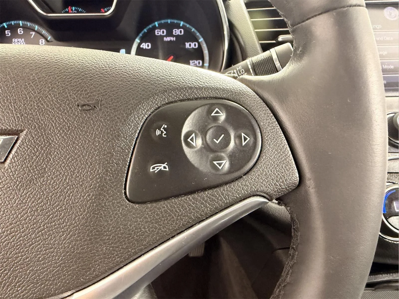 Used 2018 MOSAIC BLACK METALLIC Chevrolet Premier image 27