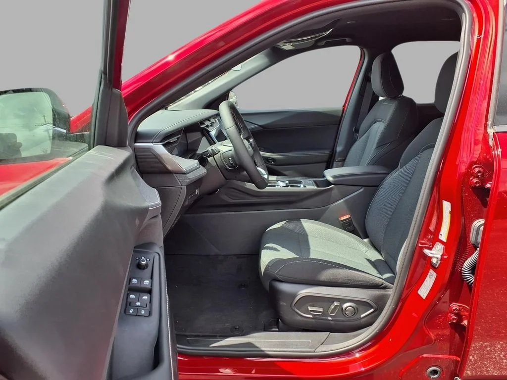 New 2026 Red Hot Pearl-Coat Exterior Paint Jeep Laredo image 21