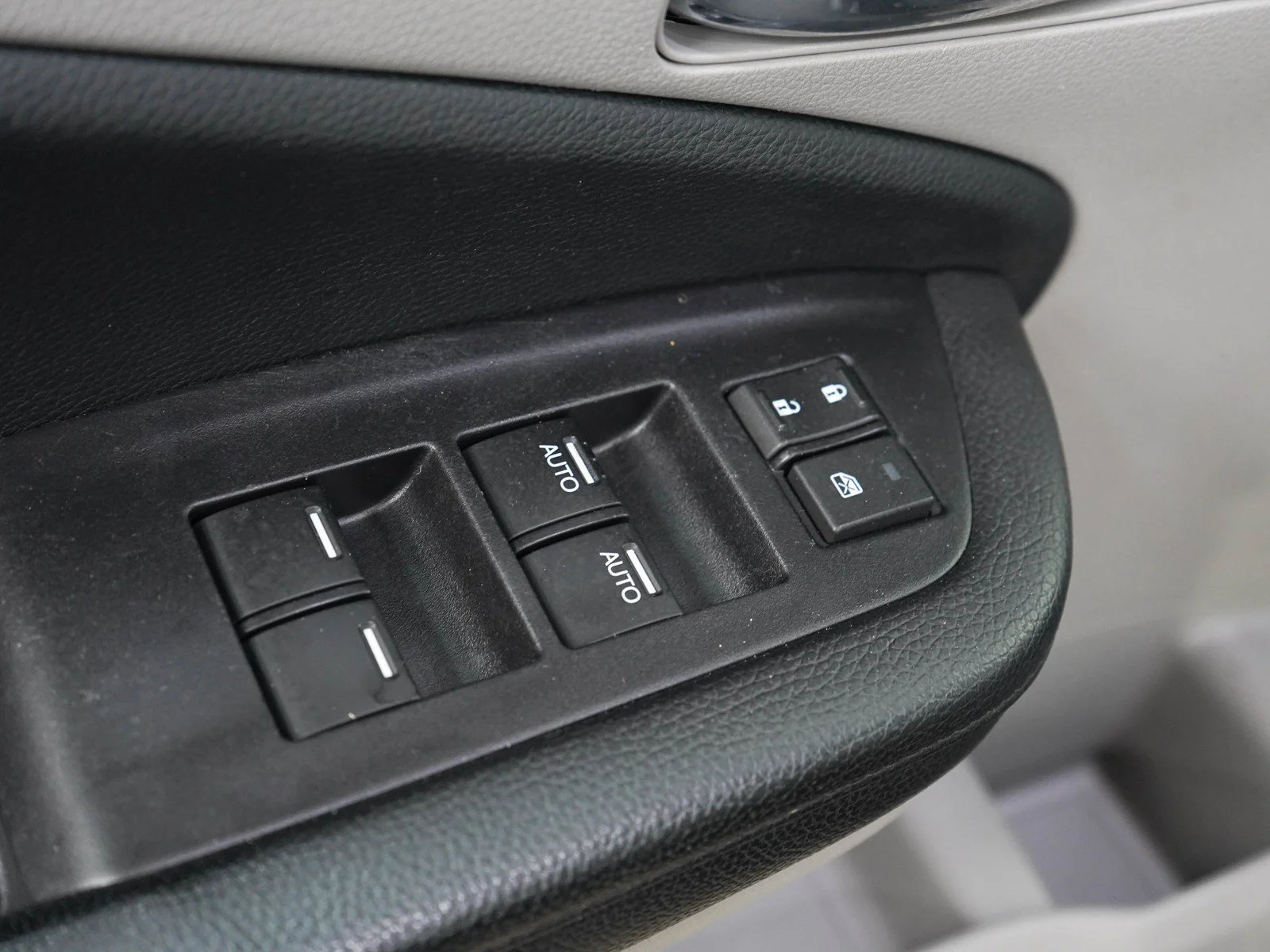 Used 2017  Honda ex image 21