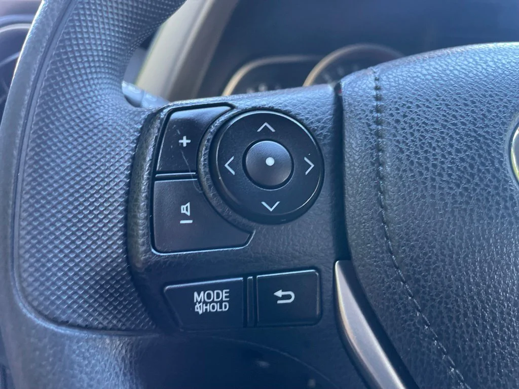 Used 2013 Magnetic Gray Metallic Toyota LE image 12