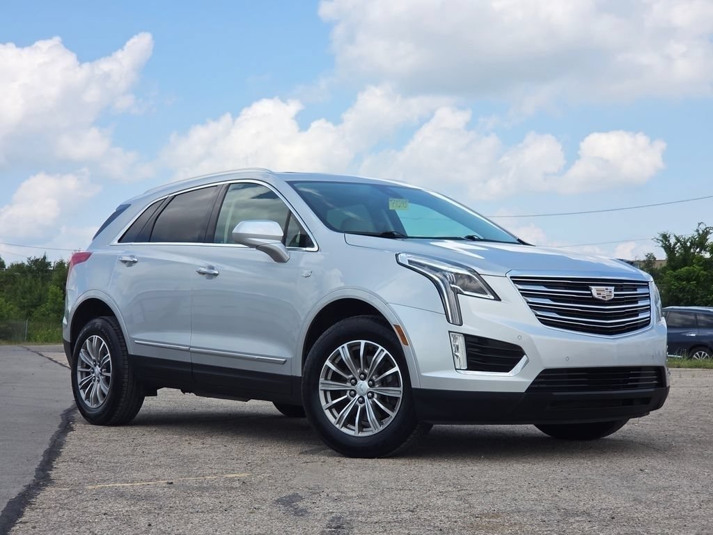 Used 2017 Cadillac XT5 Luxury with VIN 1GYKNBRS4HZ102185 for sale in Miamisburg, OH