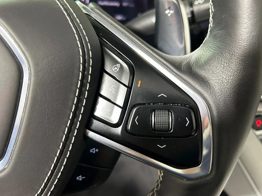 Used 2021 Arctic White Chevrolet 3LT image 10