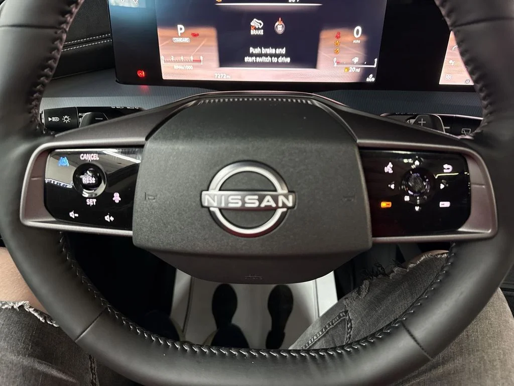 Used 2025 White Pearl Nissan SL image 23