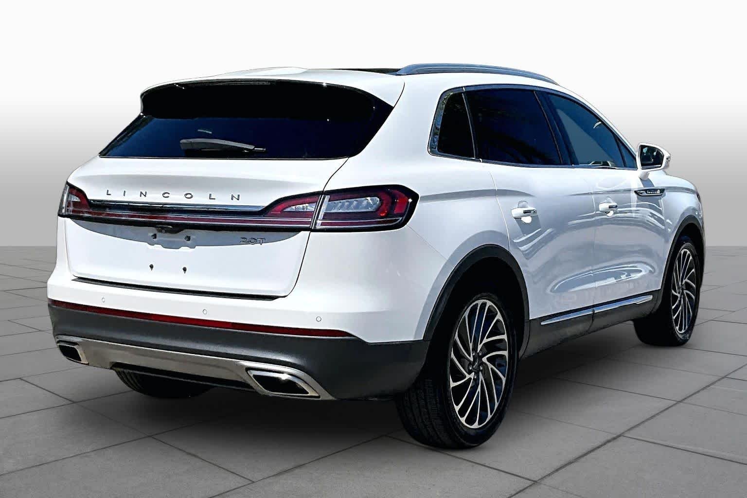 Used 2020 Pristine White Lincoln Reserve image 13