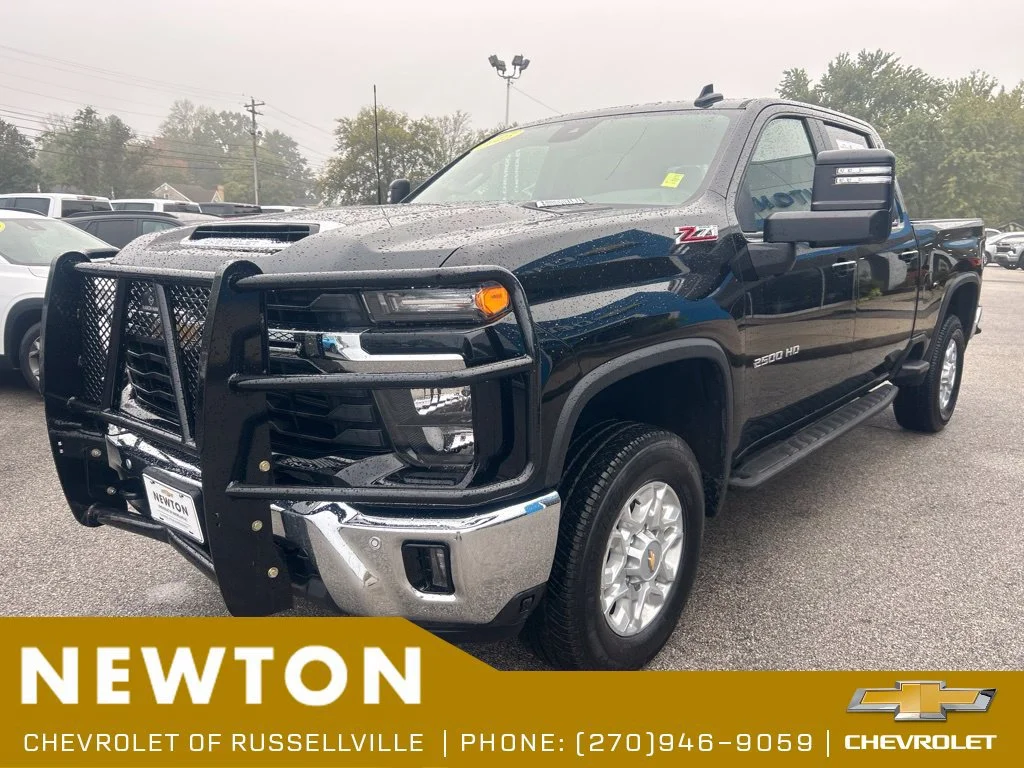 Used 2025 Black Chevrolet LT image 3
