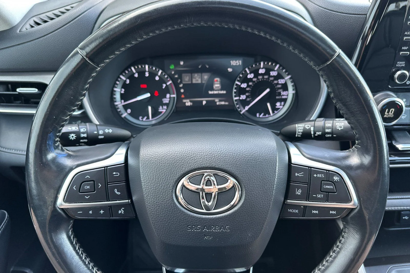 Used 2021  Toyota XLE image 29