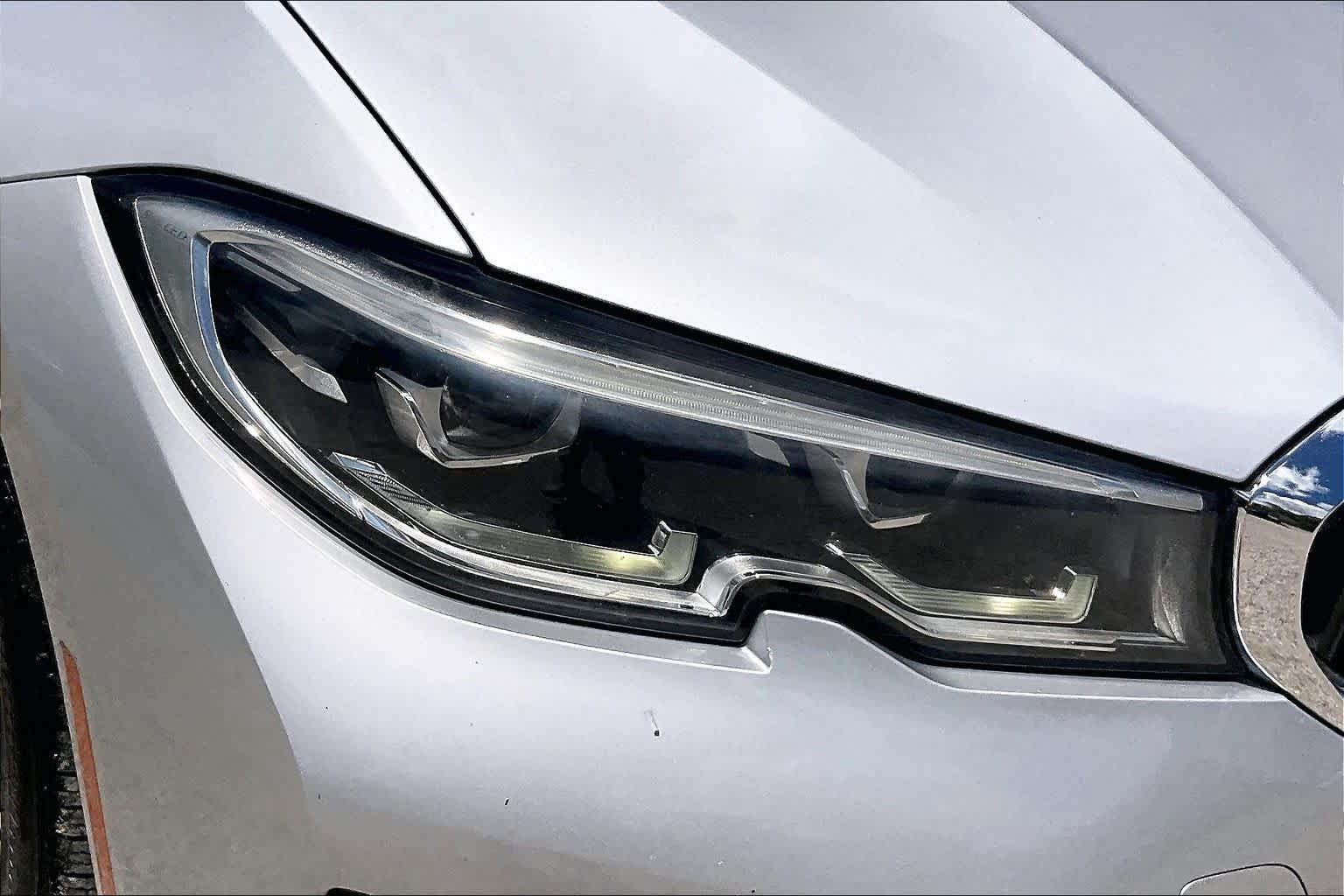 Used 2019 Glacier Silver Metallic BMW 330i image 27