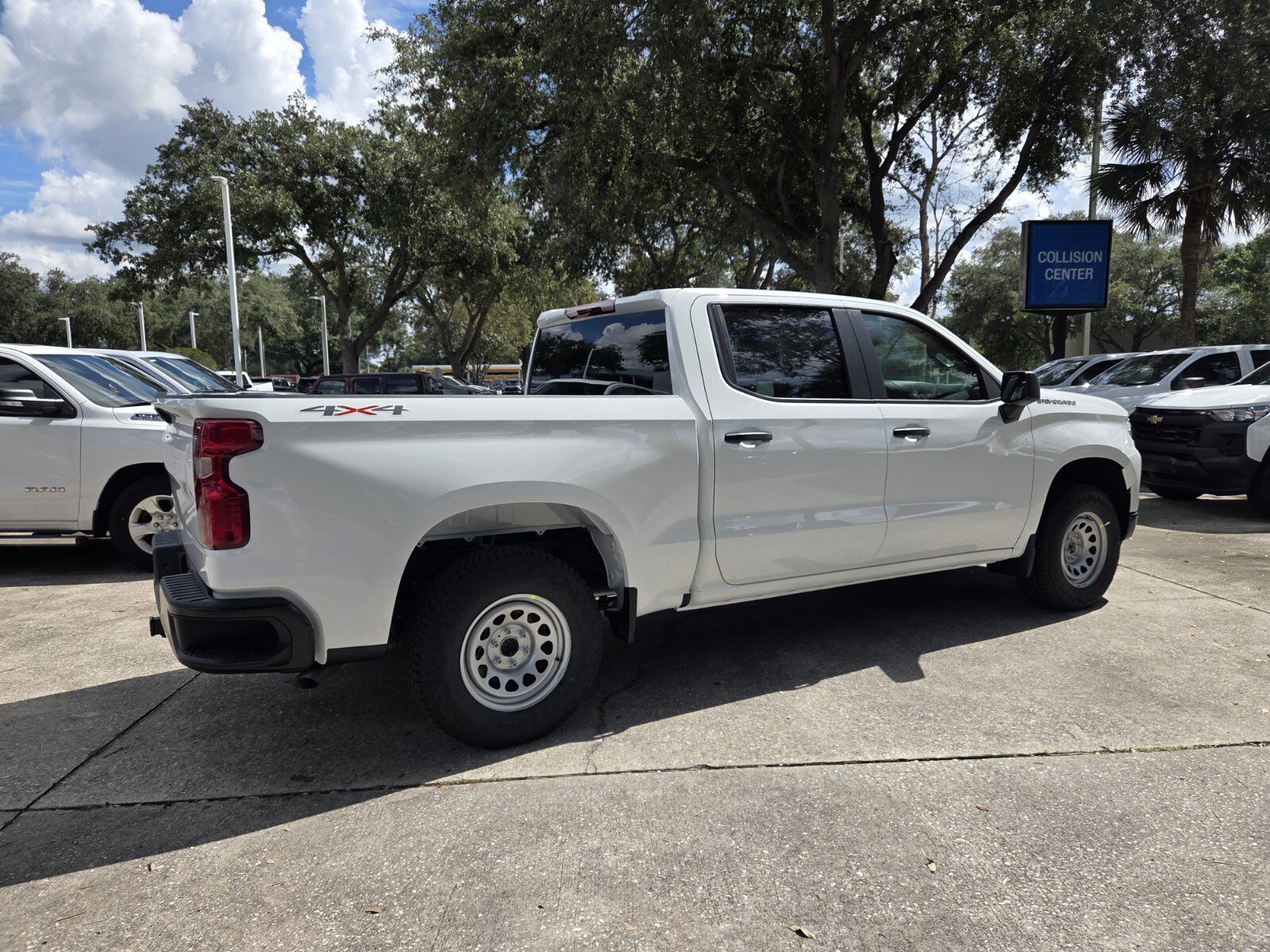 New 2026 Summit White Chevrolet WT image 7