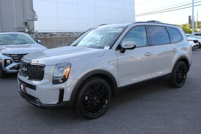 Used 2022 Gray Kia SX image 2