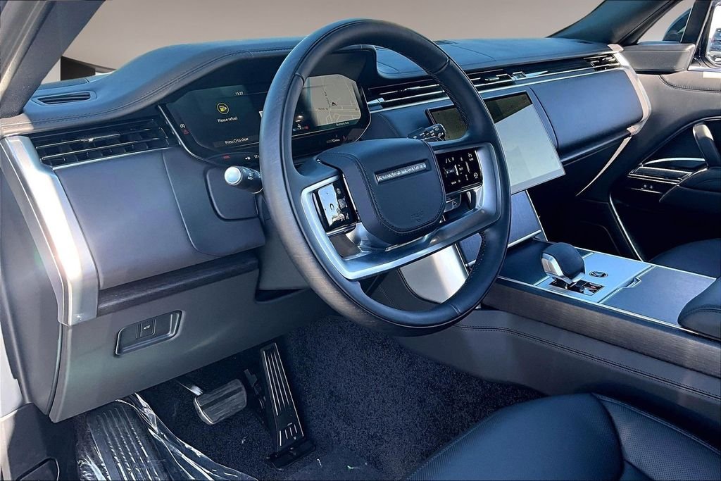 Used 2026 Varesine Blue Metallic Land Rover SE image 7