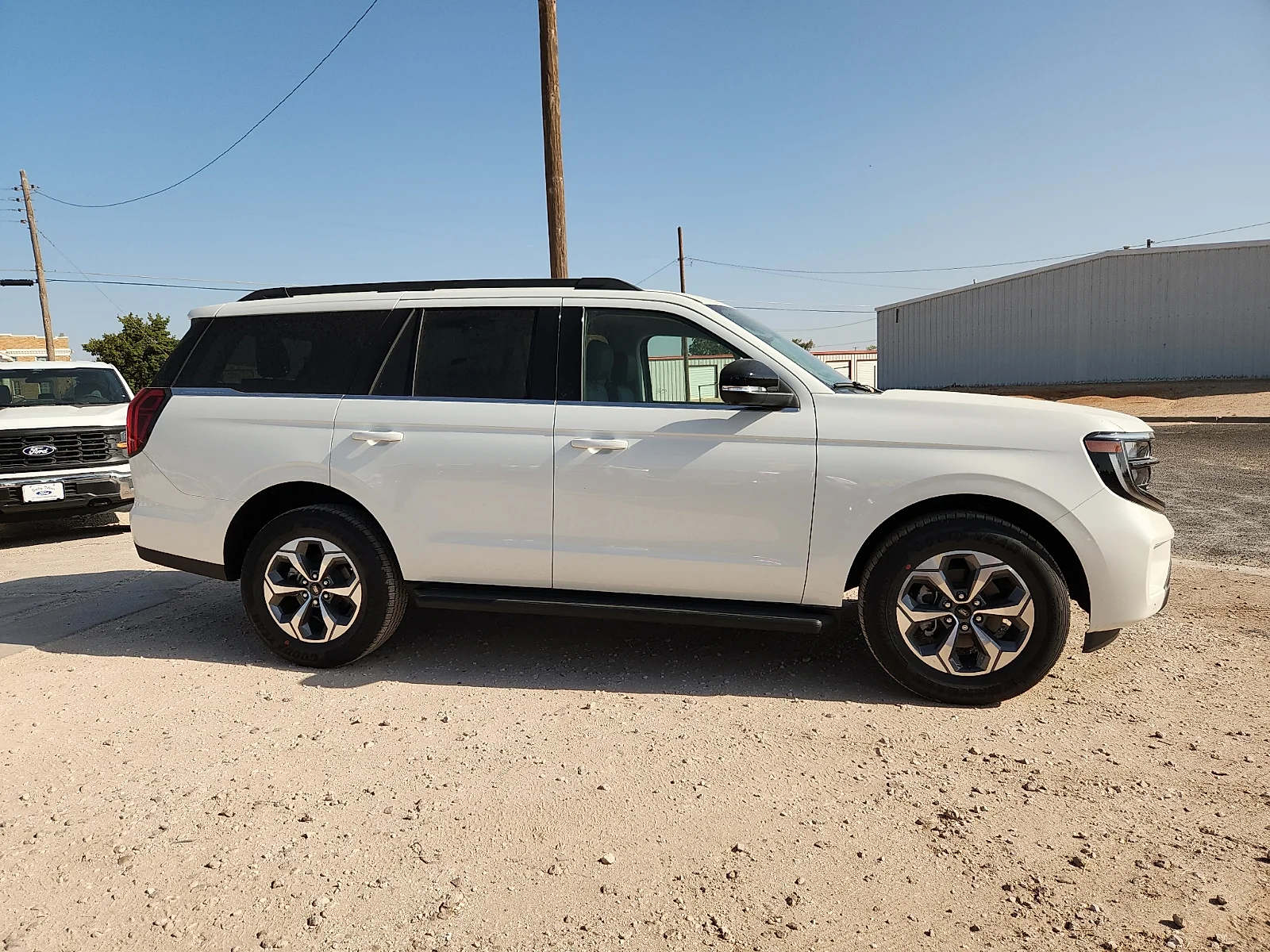 New 2027 Star White Metallic Tri-Coat Ford Active image 8