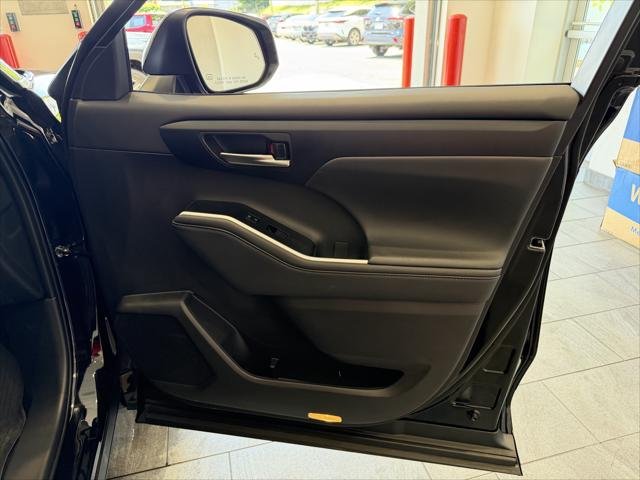 Certified Used 2025 ATTITUDE BLACK MC. Toyota  image 20