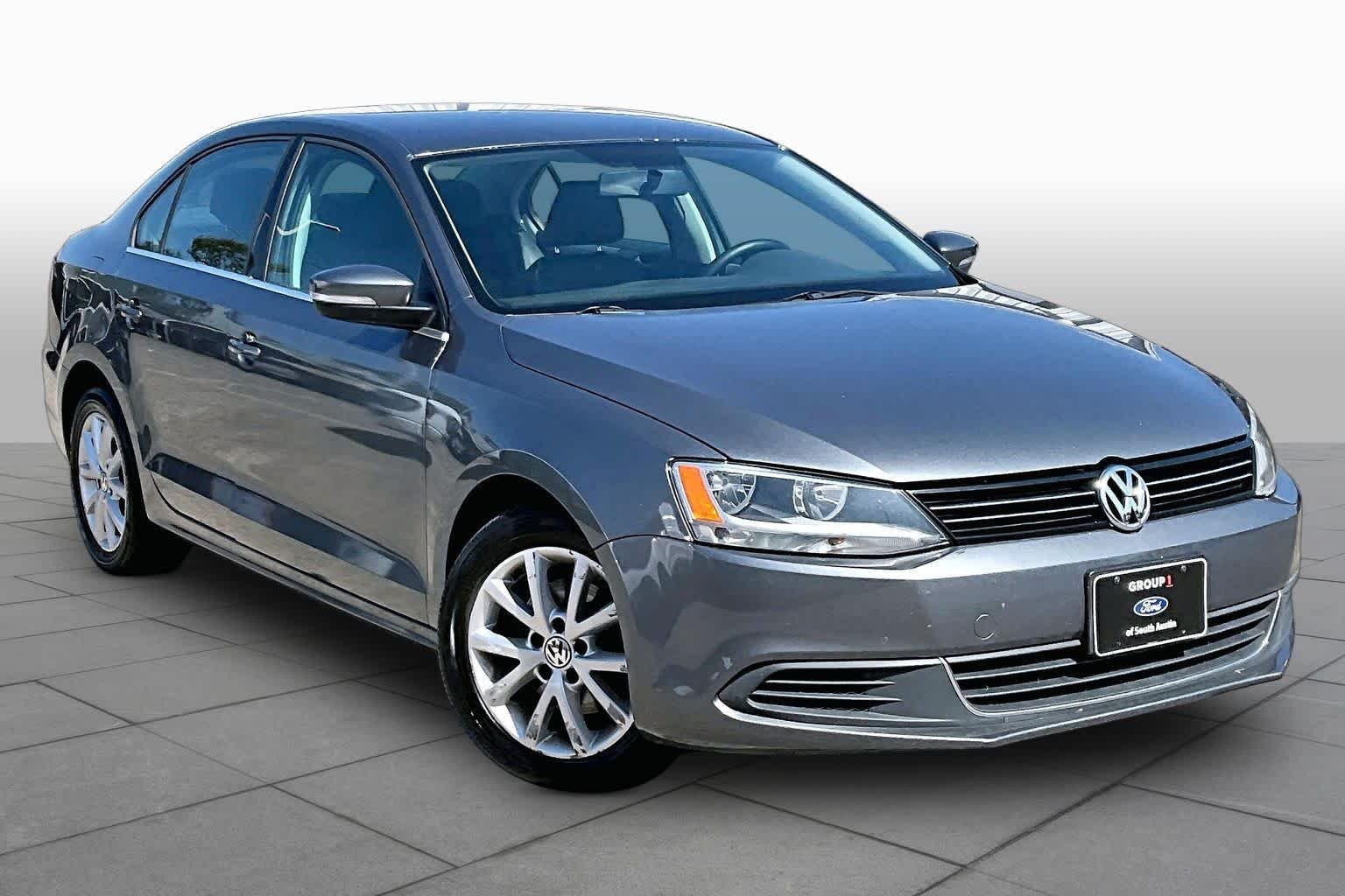 Pre-Owned 2013 Volkswagen Jetta SE