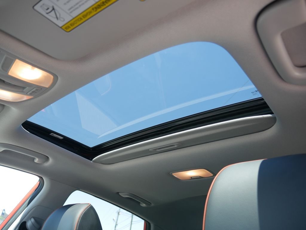 Used 2020 Orange Hyundai Ultimate image 17