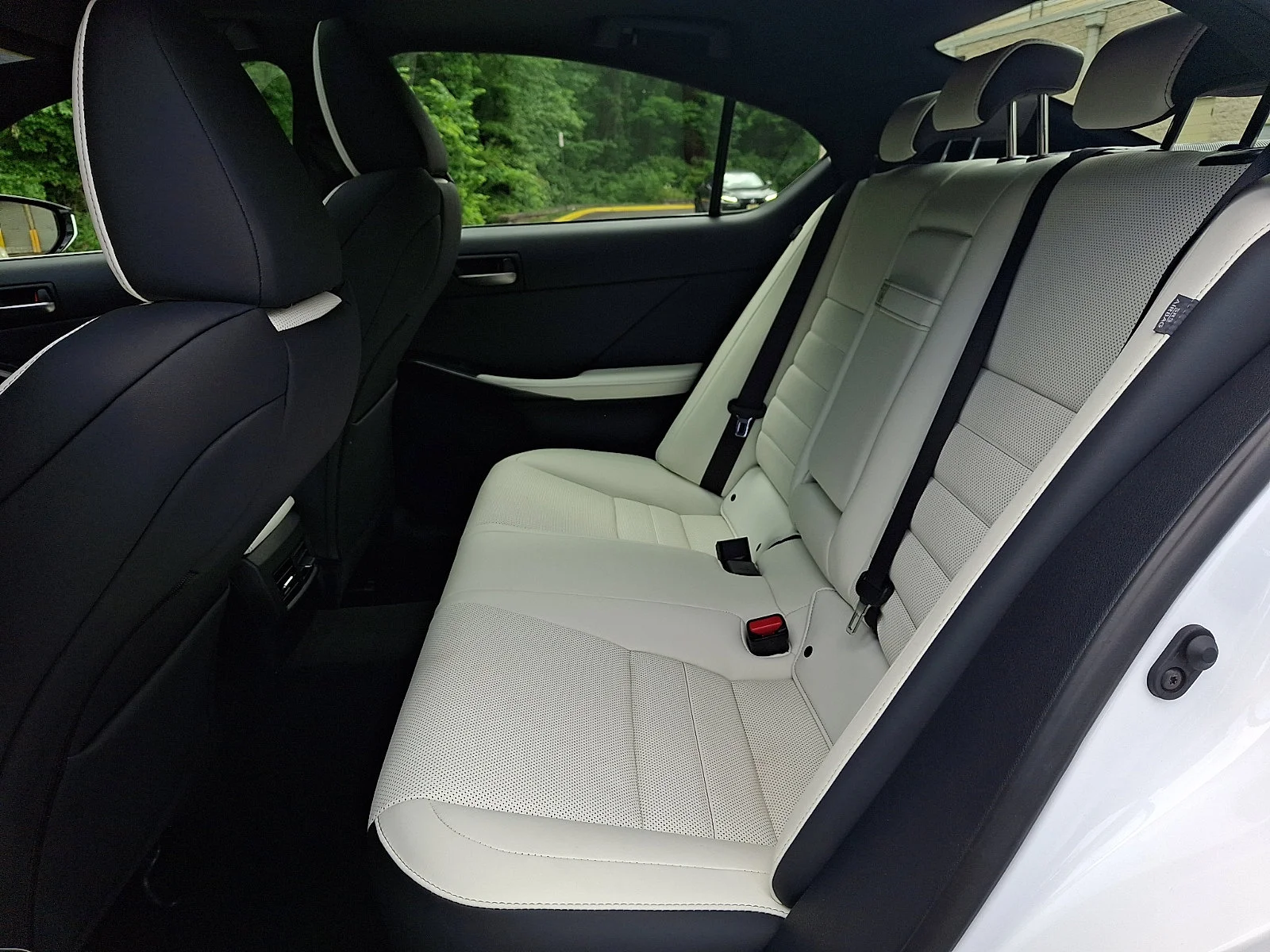 Certified Used 2023 ULTRA WHITE Lexus  image 10