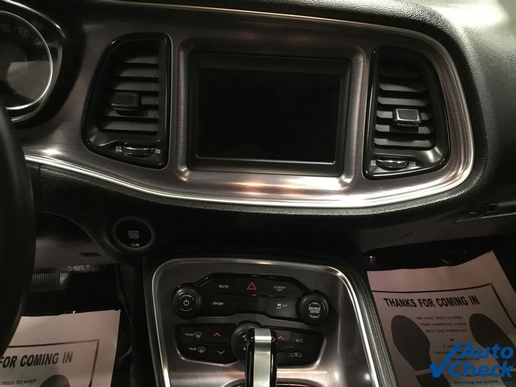 Used 2018 Silver Dodge SXT image 38