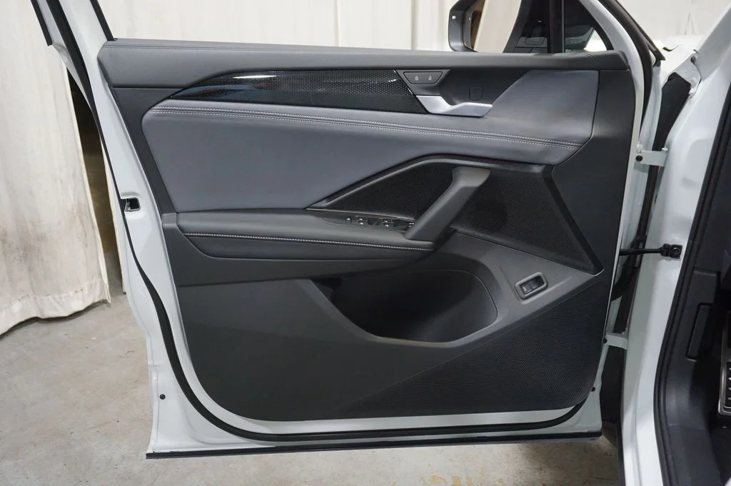 New 2026  Volkswagen SE R-Line Black image 24