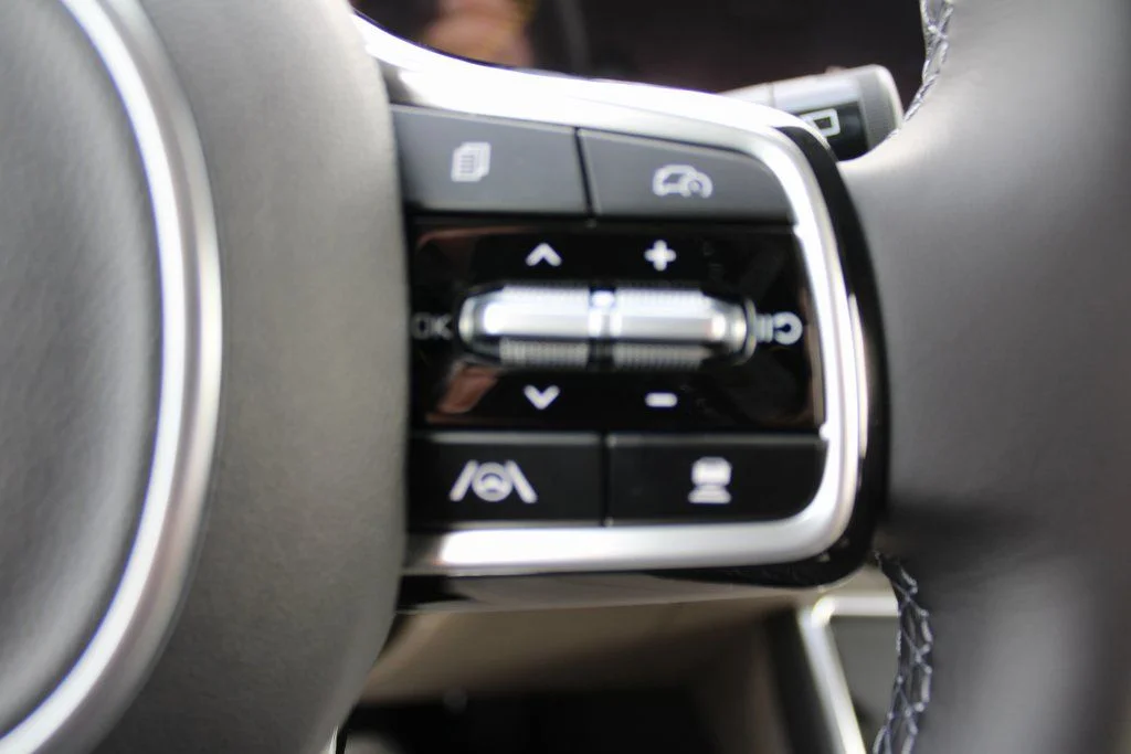 New 2026 White Kia EX image 20