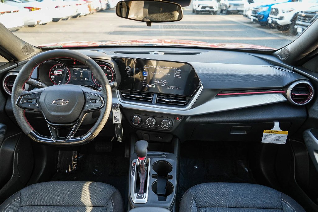 2026 Chevrolet Trax RS - Photo 12