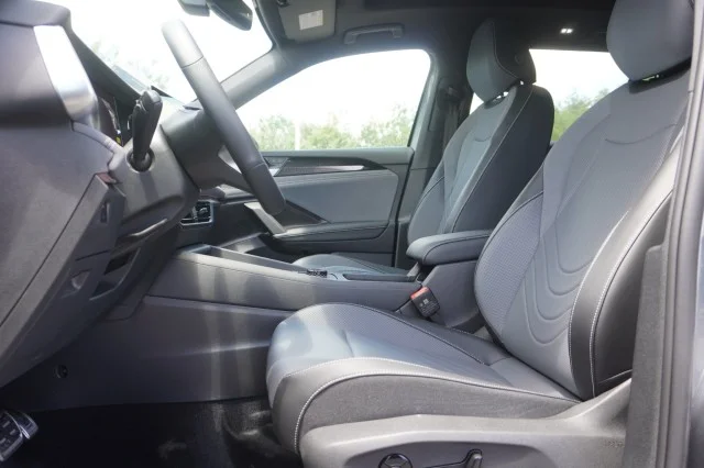 New 2026 Platinum Gray Metallic Volkswagen SE R-Line Black image 18