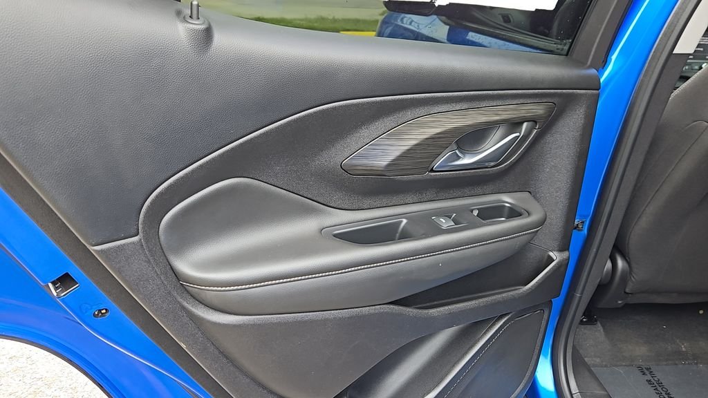 Used 2024 Blue GMC SLE image 25