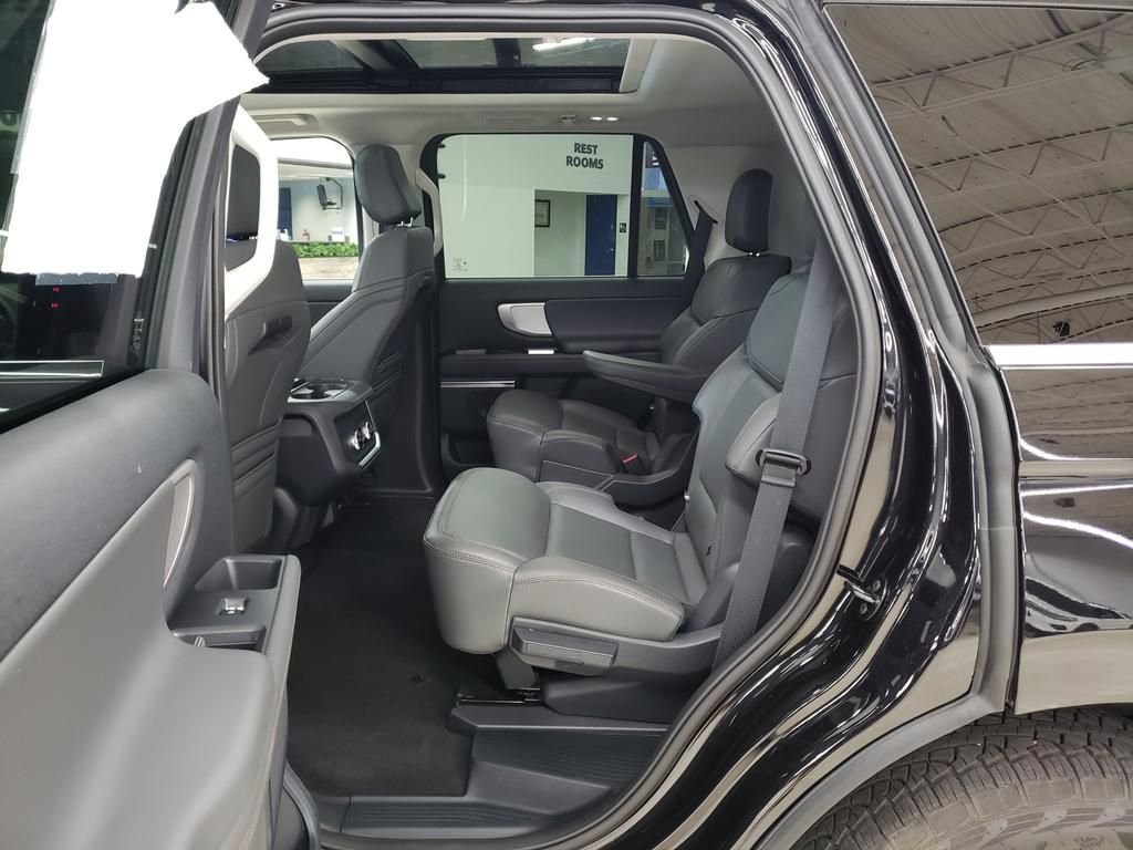 2025 Ford Expedition Active - Photo 12