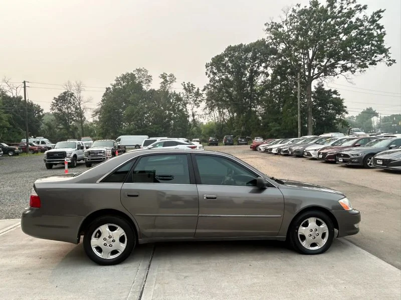 Used 2004 Gray Toyota XLS Sedan 4D image 13