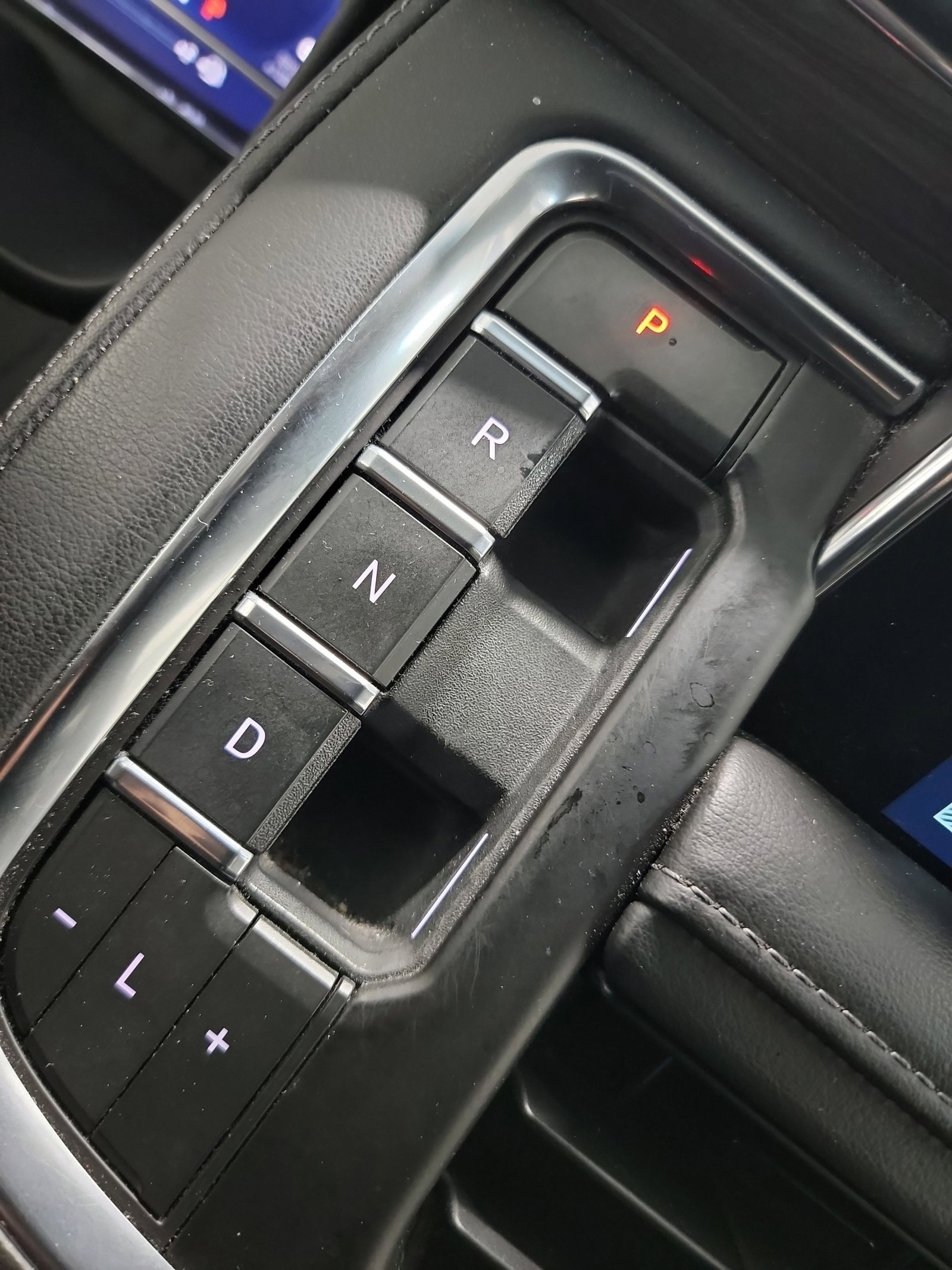 Used 2022 Summit White Chevrolet Z71 image 25