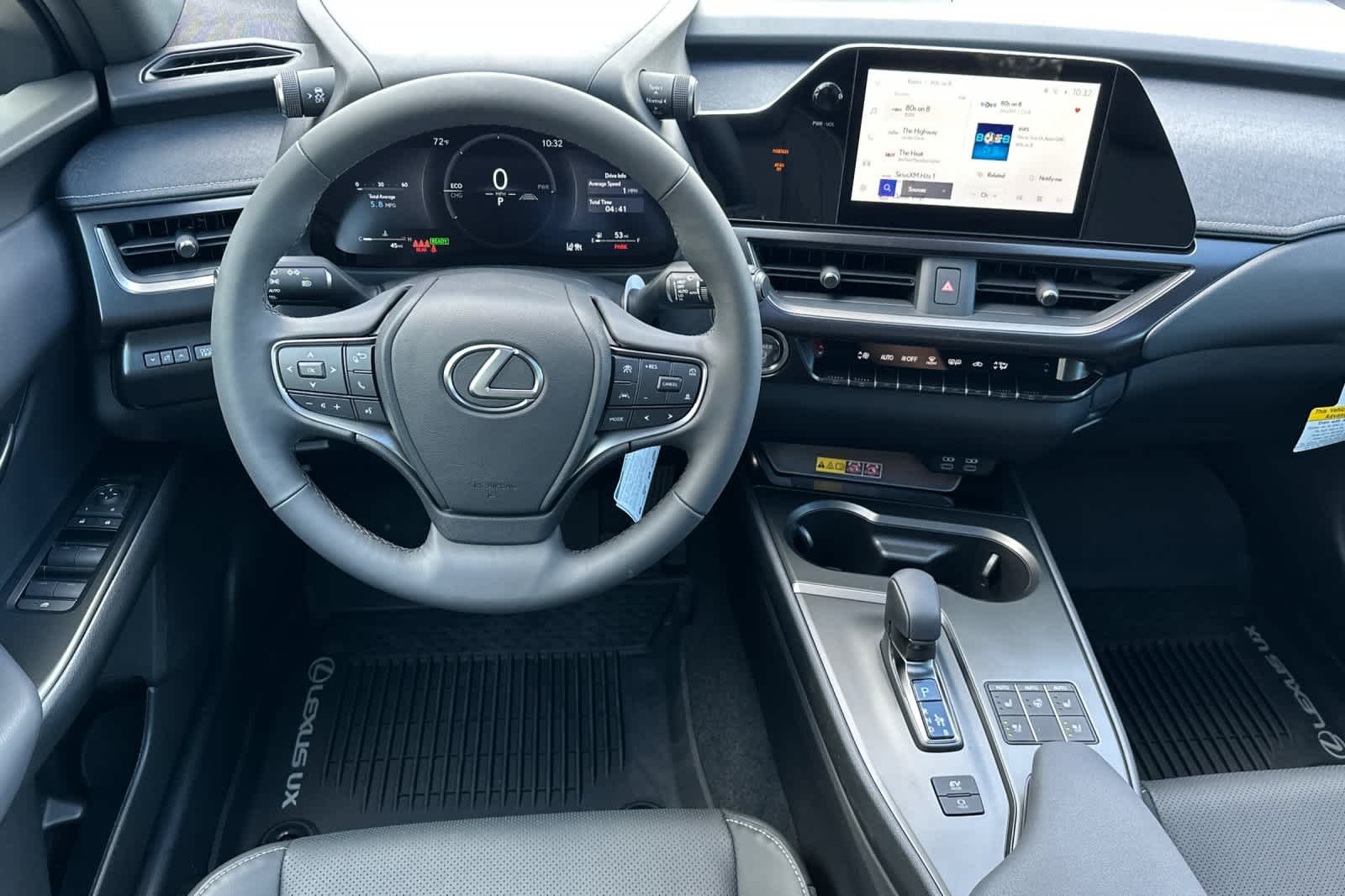 2025 Lexus UX 300h Premium - Photo 8