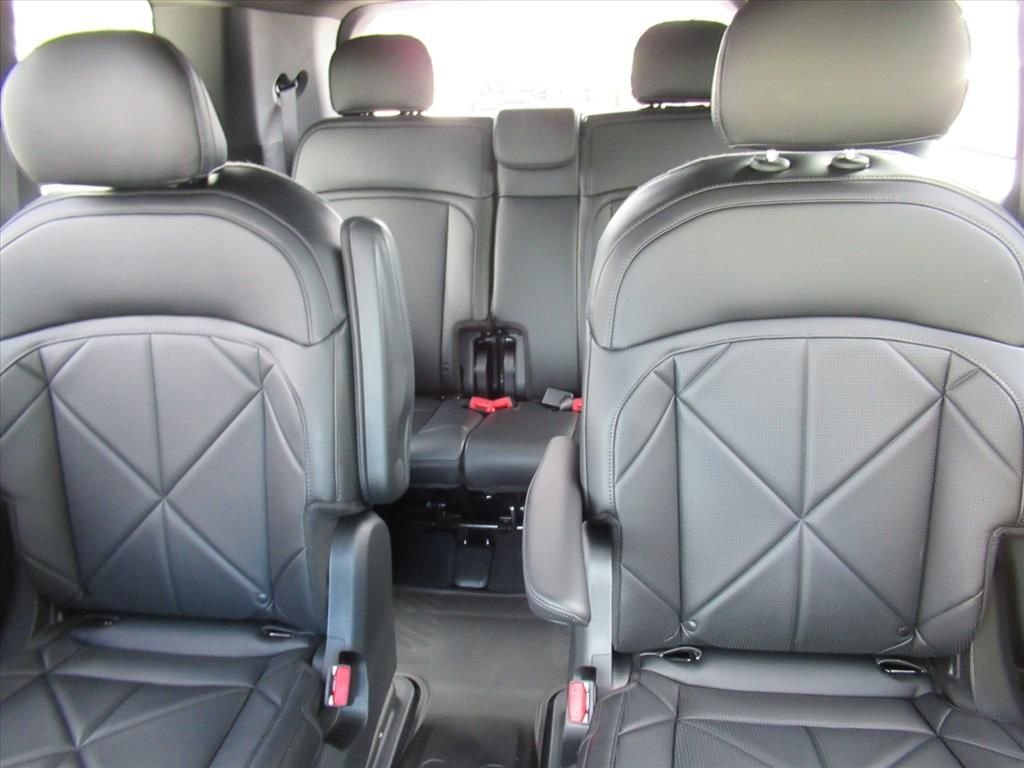 Used 2027 Black Kia SX image 16