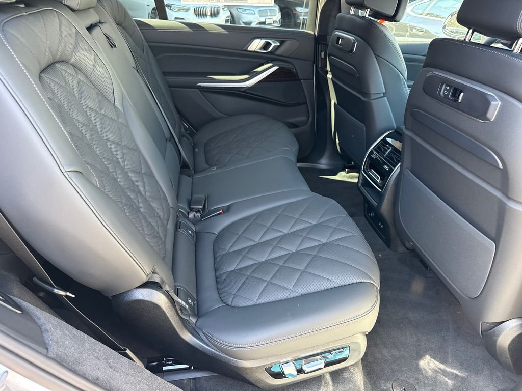 New 2027 Alpine White BMW xDrive40i image 17