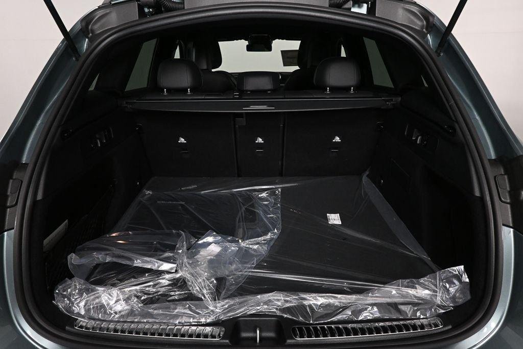 New 2026 Verde Silver Metallic Mercedes-Benz GLC 300 image 29