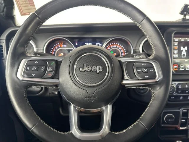 Used 2020 Silver Jeep Overland image 18