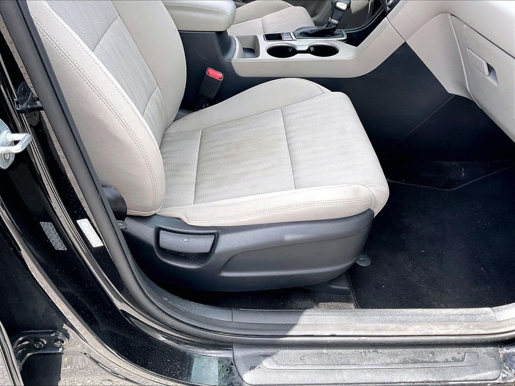 Used 2020 Black Cherry Pearl Kia LX image 35