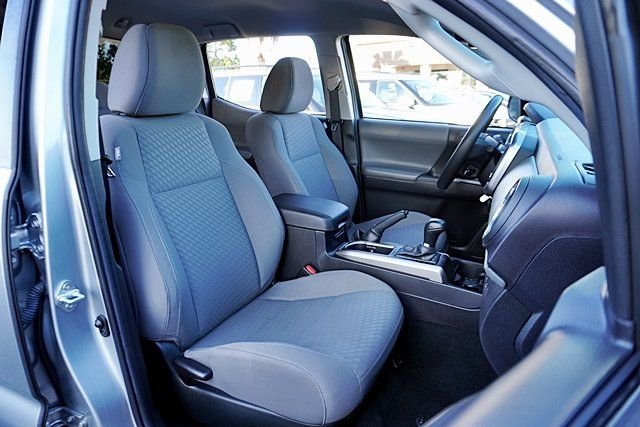 Used 2022 Silver Toyota SR5 image 12