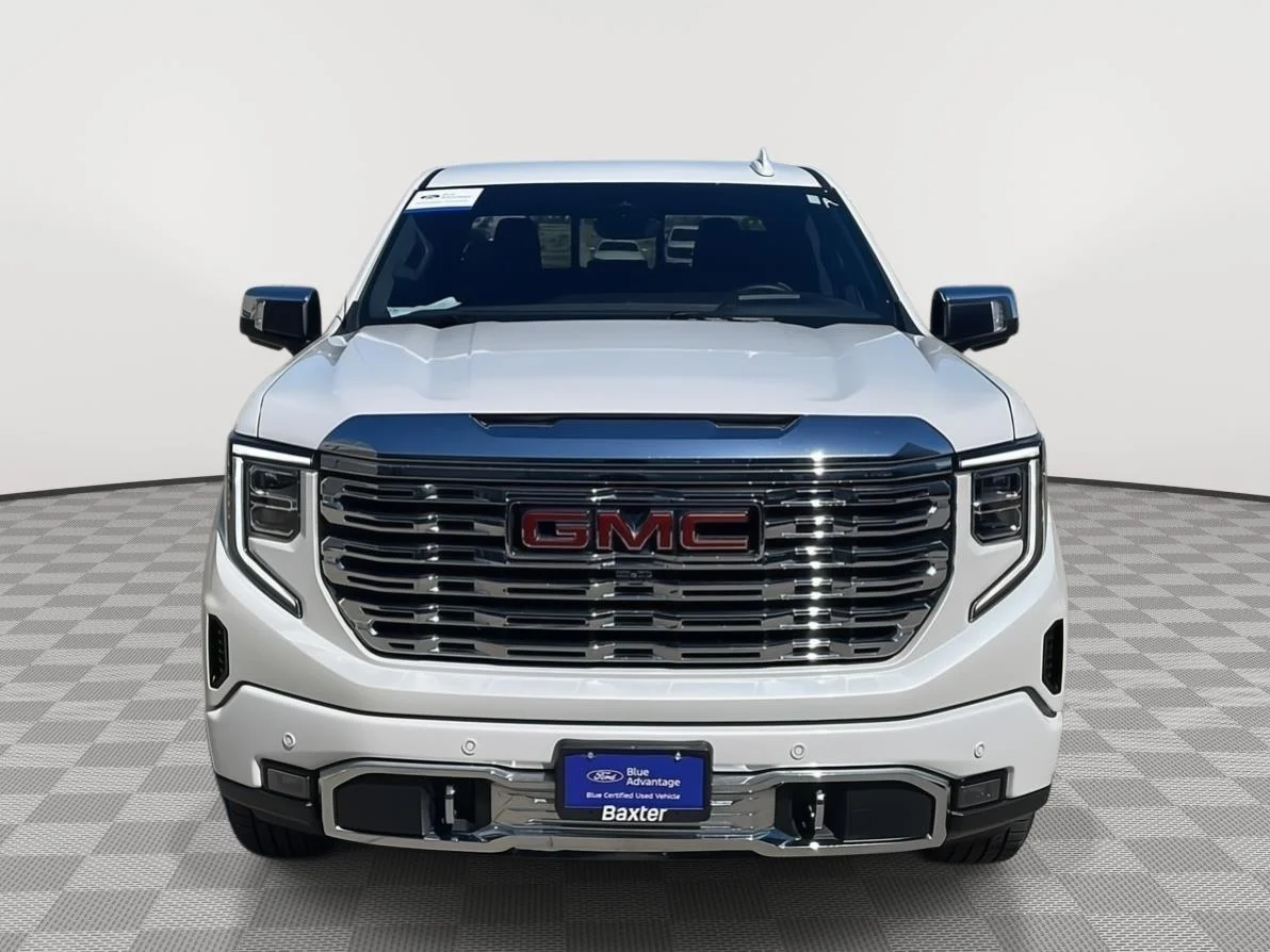 Used 2023 White Frost Tricoat GMC Denali image 8