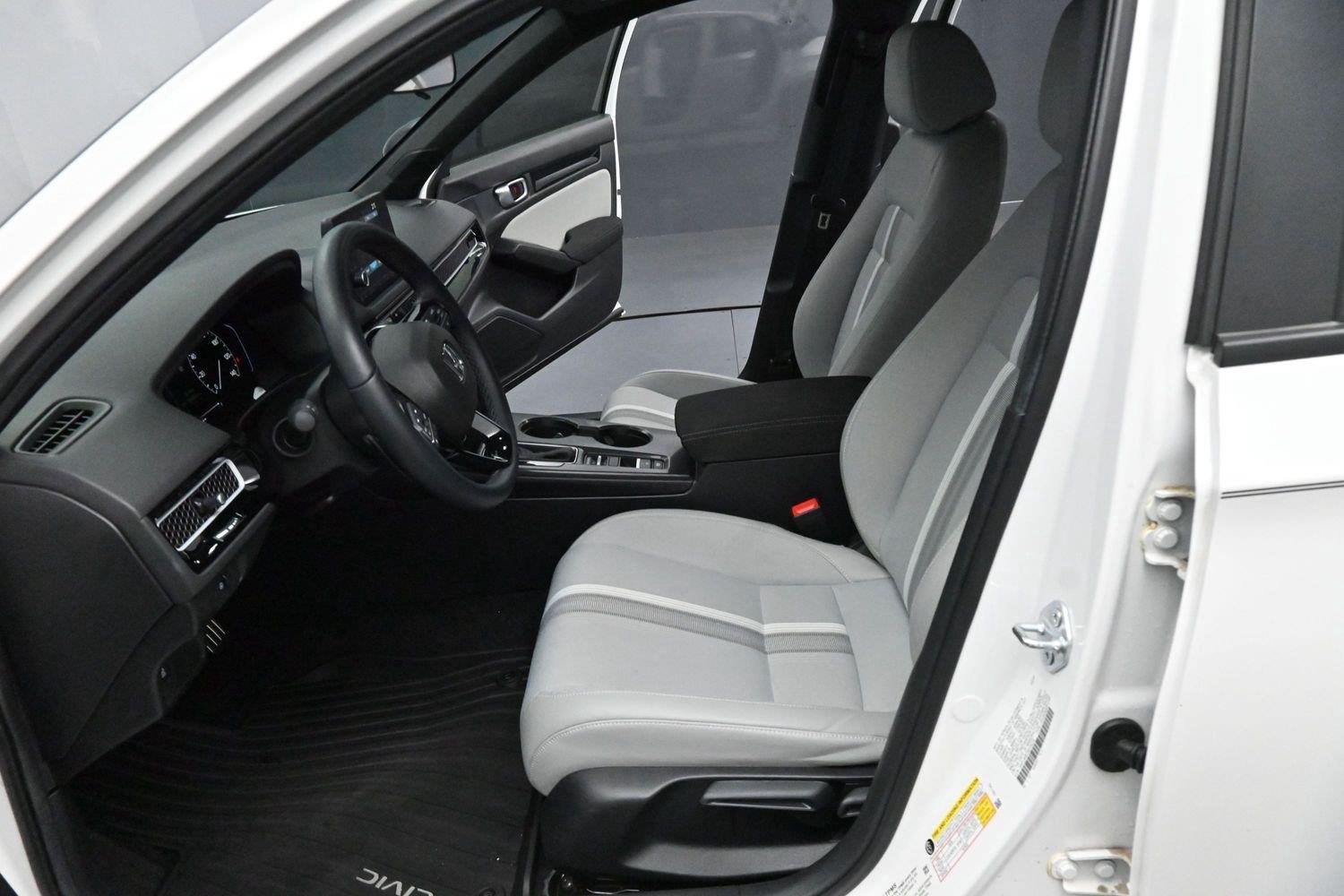 Used 2025 Platinum White Pearl Honda Sport image 12
