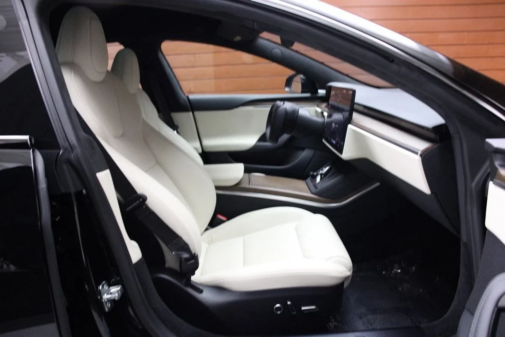 Used 2022 Solid Black Tesla Base image 23